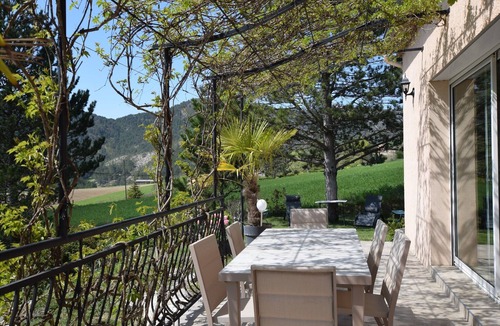 Marignac-en-Diois House | Peaceful Garden Stay, Diois