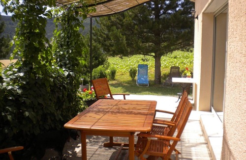 Marignac-en-Diois House | Peaceful Garden Stay, Diois