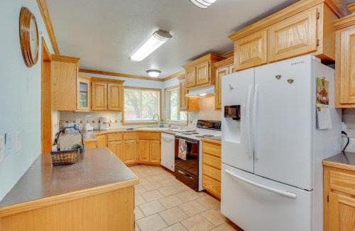 Cass County House | Peaceful Garden City Getaway w/Grill & Fire Pit