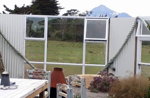 Auroa House | Peaceful garden setting