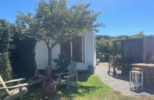 Auroa House | Peaceful garden setting