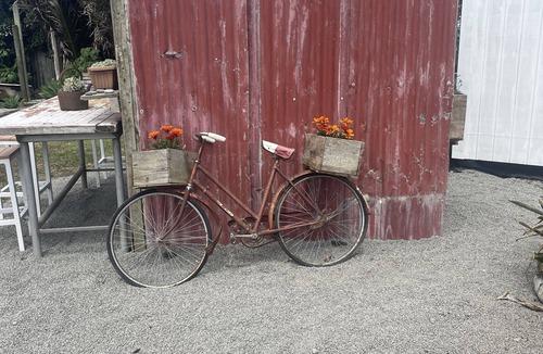 Auroa House | Peaceful garden setting