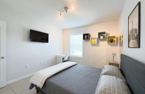 Trafalgar Village House | Peaceful Gated Oasis Near Nature Preserve