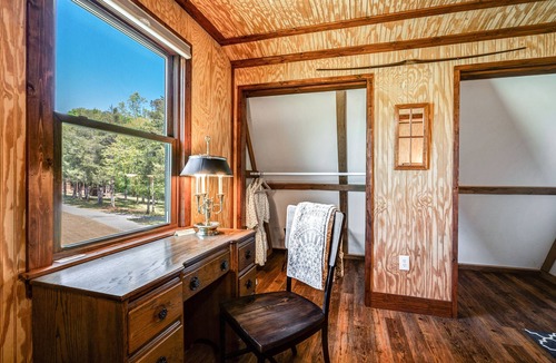 Athens House | Peaceful Getaway for Life's Simple Pleasures