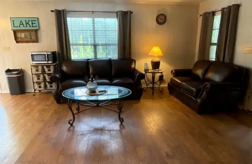 Abbeville House | Peaceful getaway on the water