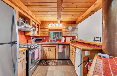 Comstock Acres House | Peaceful Getaway | Pet-Friendly w/Hot Tub & Grill