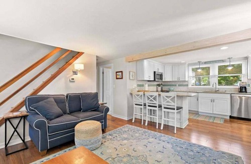 Teaticket House | Peaceful Great Pond getaway with private yard, patio, AC & family-friendly games