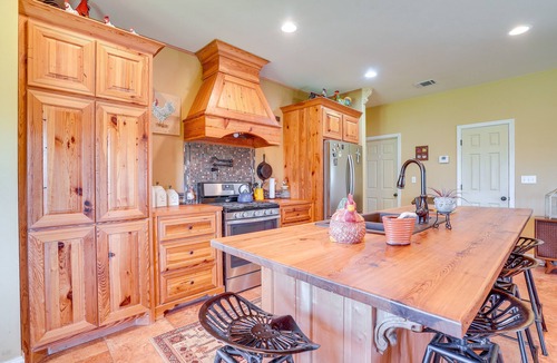 Claiborne Parish House | Peaceful Haynesville Vacation Rental w/Yard!