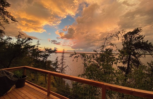 Falcon Lake Cabin | Peaceful Heights - Lakefront Cabin on Beautiful Betula Lake