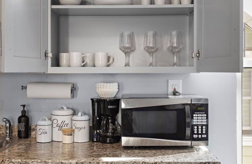 Weequahic House | Peaceful Hideaway - NYC & NWK w/free parking