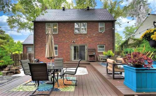 Benson House | Peaceful Hillside Retreat Firepit & Spacious Yard