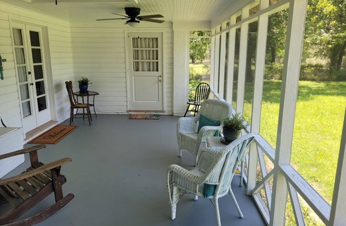 Glen Rose House | Peaceful historic 3-bedroom house in Glen Rose.
