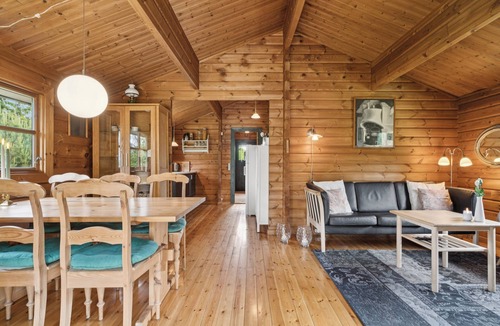 Glesborg House | Peaceful holiday home close to nature