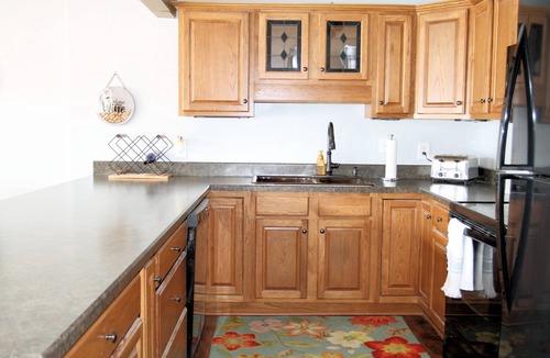 Camdenton House | PEACEFUL HOME-4 BEDROOMS, 3 KING BEDS, 4 BATHROOMS, EASY PARKING & A BOAT SLIP!