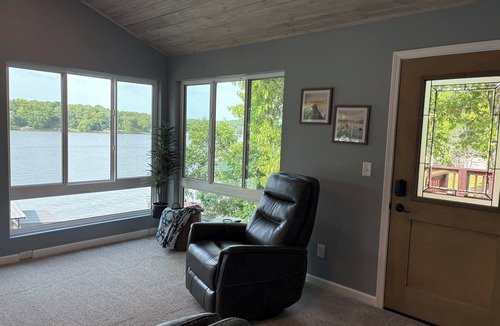 Camdenton House | PEACEFUL HOME-4 BEDROOMS, 3 KING BEDS, 4 BATHROOMS, EASY PARKING & A BOAT SLIP!