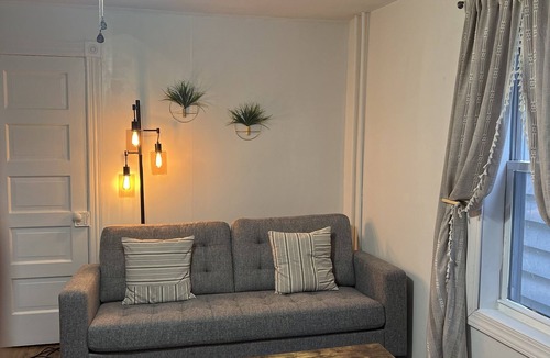 Hazleton Apartment | Peaceful home away from home in Hazleton PA. Close to many attractions.