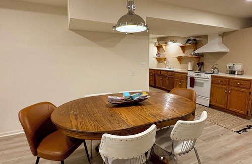 Waldron House | Peaceful Home Base For World Cup Stay Sleeps 6+