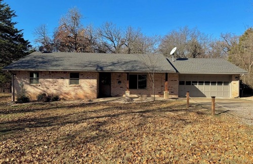 Edmond House | Peaceful Home Between Edmond & Guthrie + Minutes Away From I35 & Lazy E Arena