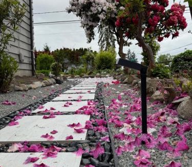 Kent House | Peaceful Home-Centrally Located West Hill, Kent