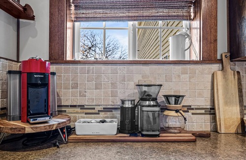 Red Wing House | Peaceful Home Downtown + Coffee Bar + Pet Friendly + Interactive Mural