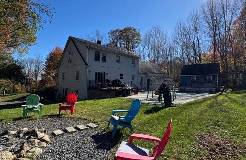 Sidney House | Peaceful Home in Central Maine