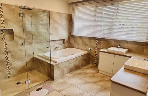 Wonga Park House | Peaceful home in forest