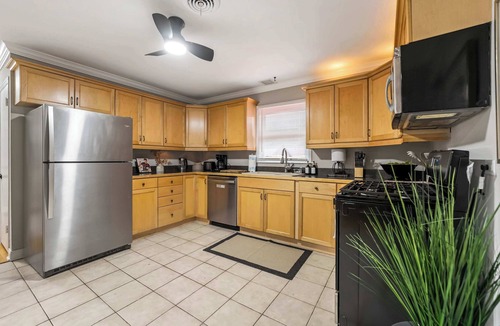 Tinley Park House | Peaceful- Home in Tinley Park