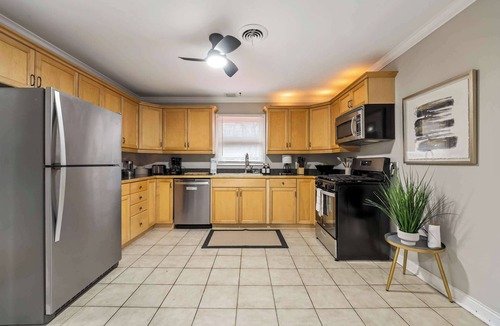Tinley Park House | Peaceful- Home in Tinley Park