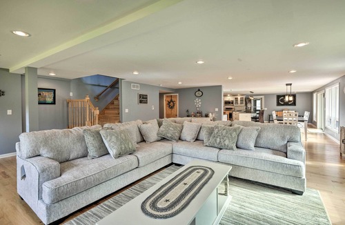 Glenfield House | Peaceful Home w/11 Acres, Creek & Fire Pit!