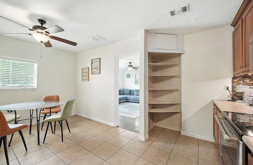 Baldwin House | Peaceful Home w/Wifi, Parking & Backyard