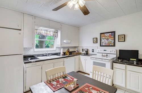 Kempwood House | Peaceful Home w/Yard: 13 Mi to Downtown Houston!