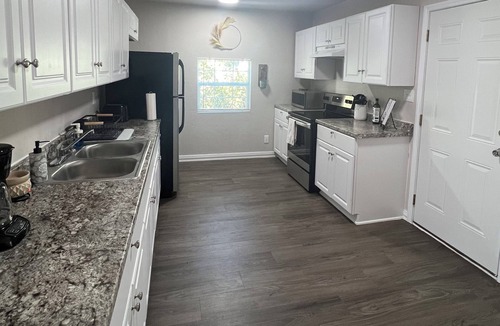 Pampa House | Peaceful Home with King Bed