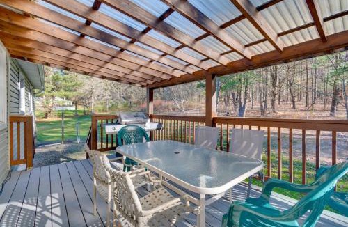 Horseheads House | Peaceful Horseheads Hideaway w/Deck & Yard!