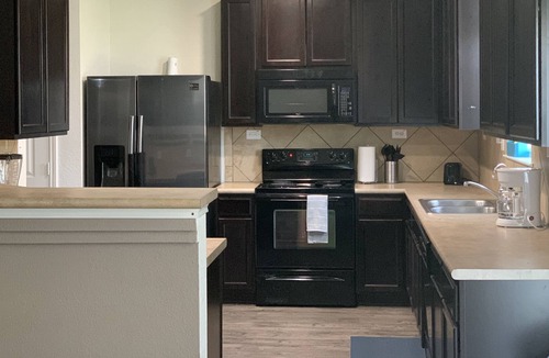 Southside House | Peaceful House close to Alamo