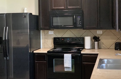 Southside House | Peaceful House close to Alamo