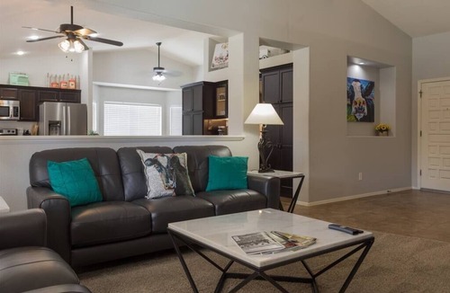 East Mesa House | Peaceful house, pool, BBQ, fire table, RV parking