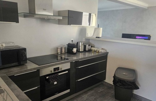 Le Pontet House | Peaceful house with pool, near Avignon