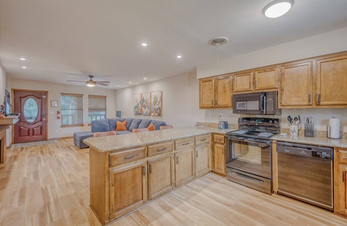 Ruidoso Condo | Peaceful Innsbrook Village Condo with Free Golf & Mountain Charm