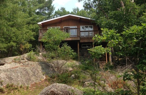 North Kawartha Cottage | Peaceful Kawartha Lakes Cottage | Canoe, SUP & Stunning Sunsets