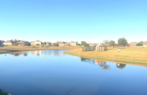 Little Elm House | Peaceful (KING BED) Home near The Lake