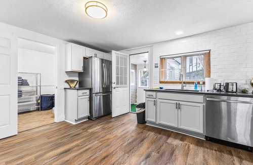 East Rochester House | Peaceful King House & 🎁Gift for 3-night stays!