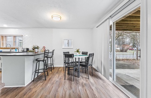 East Rochester House | Peaceful King House & 🎁Gift for 3-night stays!