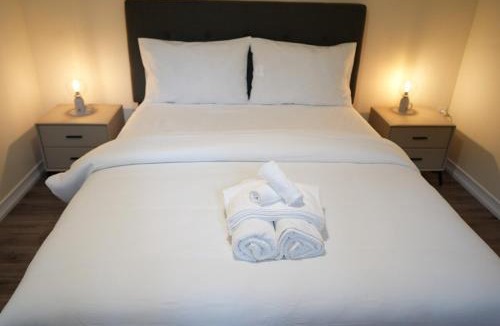 Kitchener Apartment | Peaceful Kitchener Getaway 5BR Home with BBQ