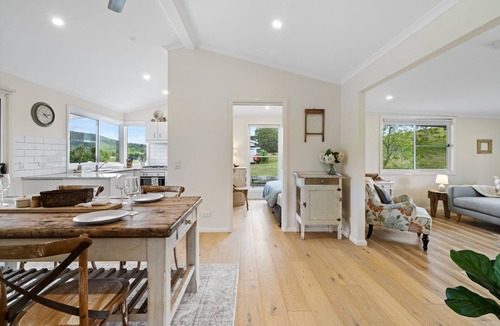 Homeleigh Hostel | Peaceful Kyogle Farmstay with Animals