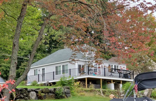 Salem House | Peaceful Lake Front Cottage in Southern NH
