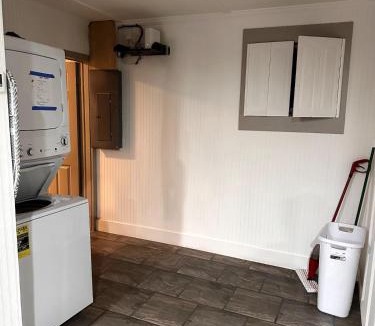 Newnan House | Peaceful Lake House