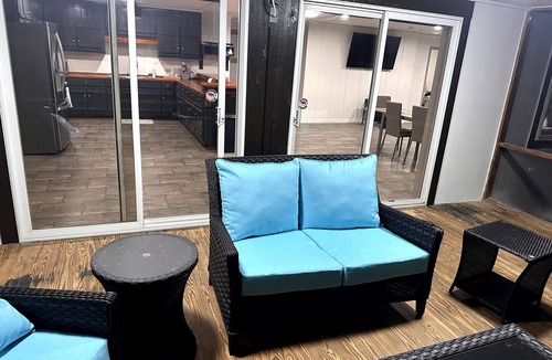 Newnan House | Peaceful Lake House