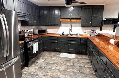 Newnan House | Peaceful Lake House