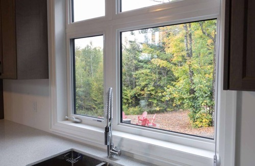 Dwight House | Peaceful Lake of Bays Cottage Getaway
