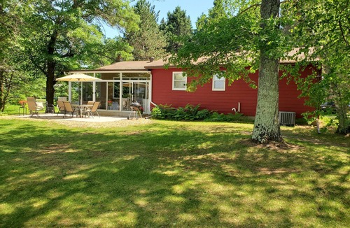 Emily Cabin | Peaceful Lake Retreat!